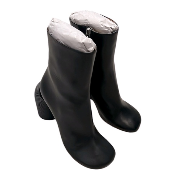 Off-White Leather Peculiar Spring High-Heeled Ankle Boots in Black, NEW, Size 38 - Picture 6 of 14